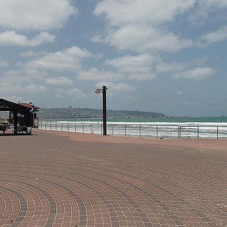 Dream On The Beach Haifa Exterior foto