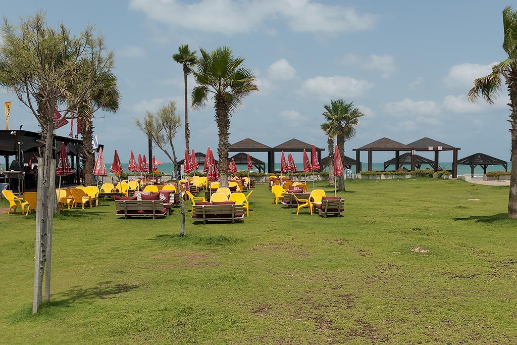 Dream On The Beach Haifa Exterior foto